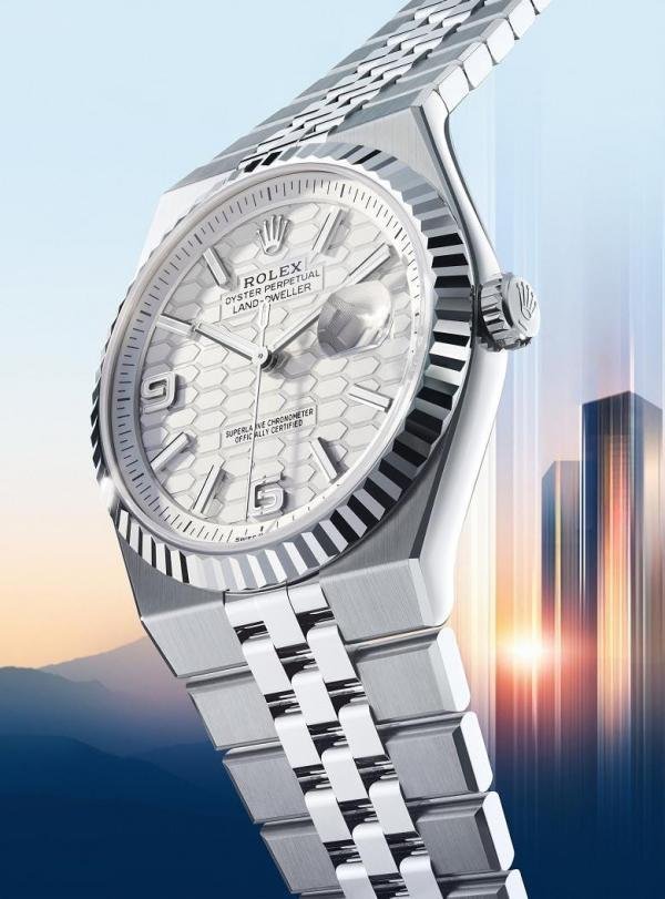 Role_x Oyster Perpetual Land Dweller