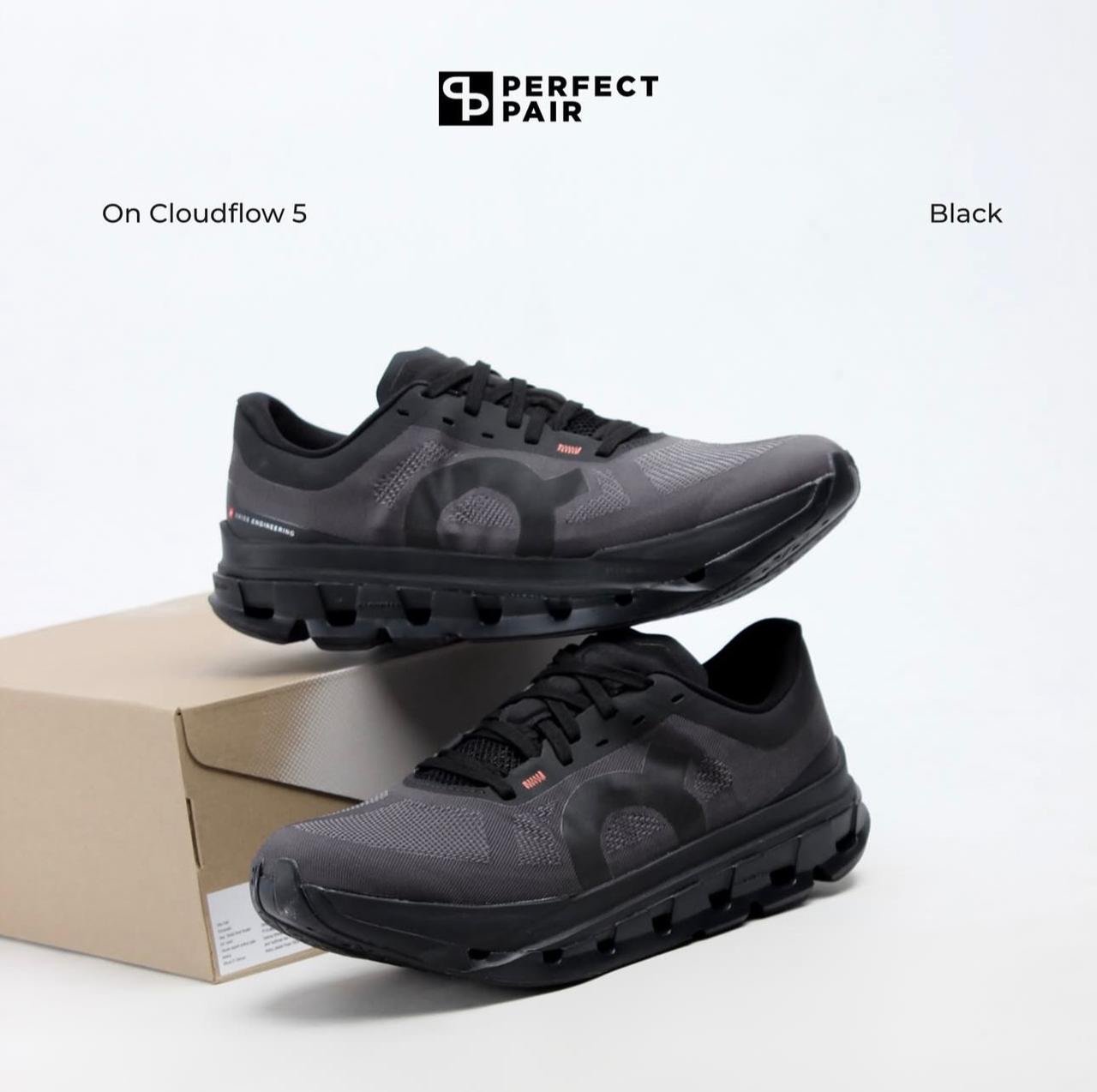 On Cloudflow 5 All Black – Lightweight Performance Running Shoes