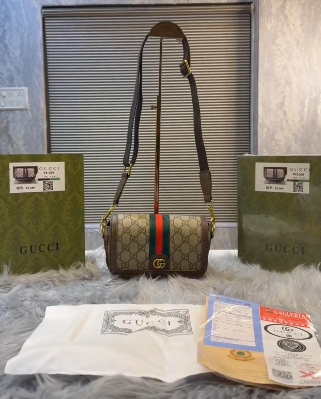 Gucci Ophidia Small Shoulder Bag in GG Supreme – Iconic Web Stripe Crossbody Essential